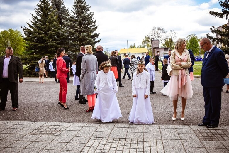  Komunie 2019 w Skierniewicach: kościół garnizonowy 