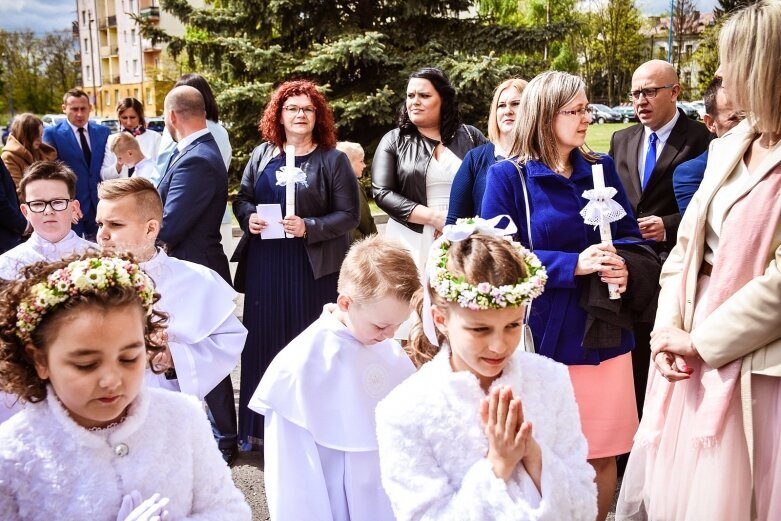  Komunie 2019 w Skierniewicach: kościół garnizonowy 