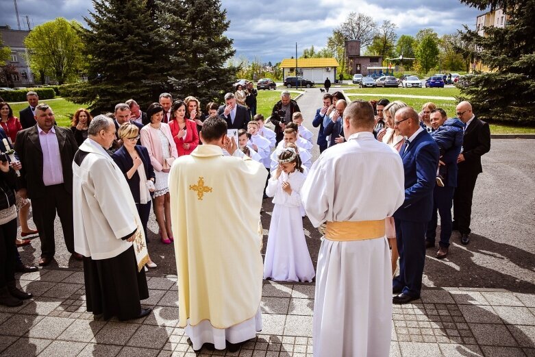  Komunie 2019 w Skierniewicach: kościół garnizonowy 