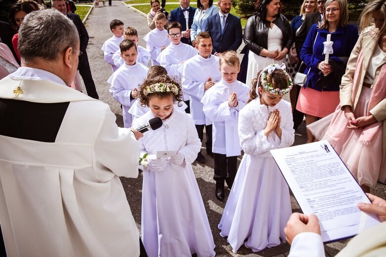  Komunie 2019 w Skierniewicach: kościół garnizonowy 