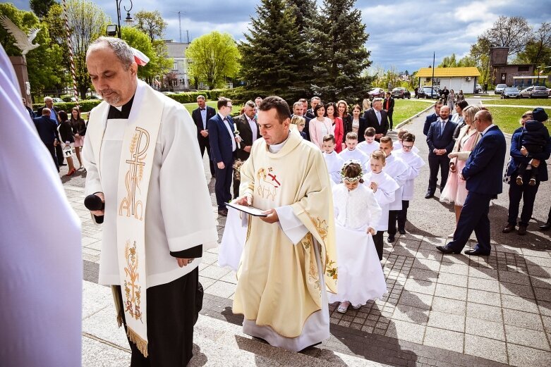  Komunie 2019 w Skierniewicach: kościół garnizonowy 