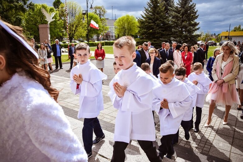  Komunie 2019 w Skierniewicach: kościół garnizonowy 