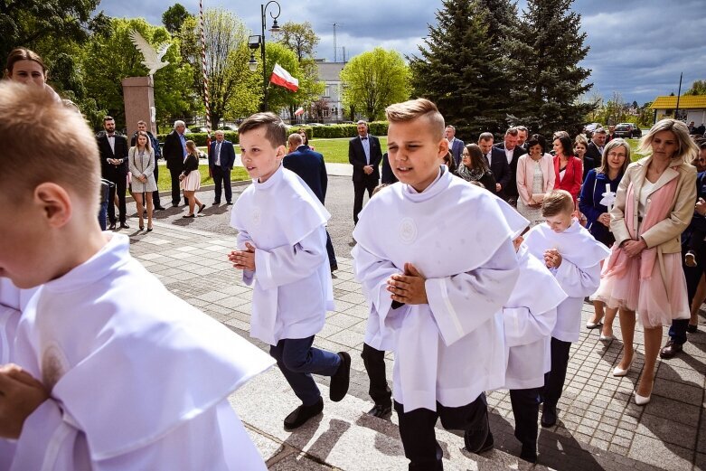  Komunie 2019 w Skierniewicach: kościół garnizonowy 