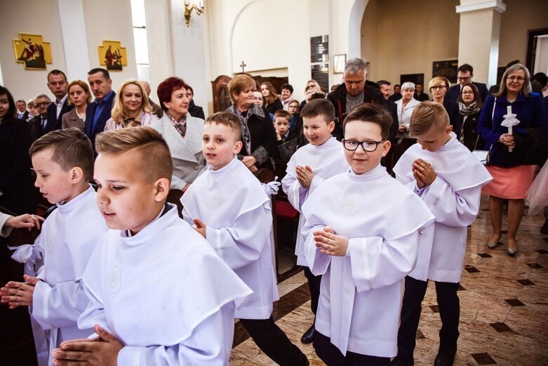  Komunie 2019 w Skierniewicach: kościół garnizonowy 