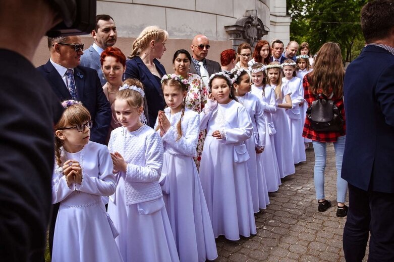  Komunie 2019 w Skierniewicach: kościół św. Jakuba 