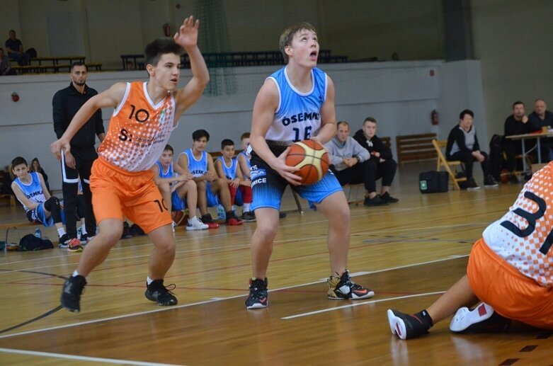  Koszykarskie derby miasta w lidze młodzików 