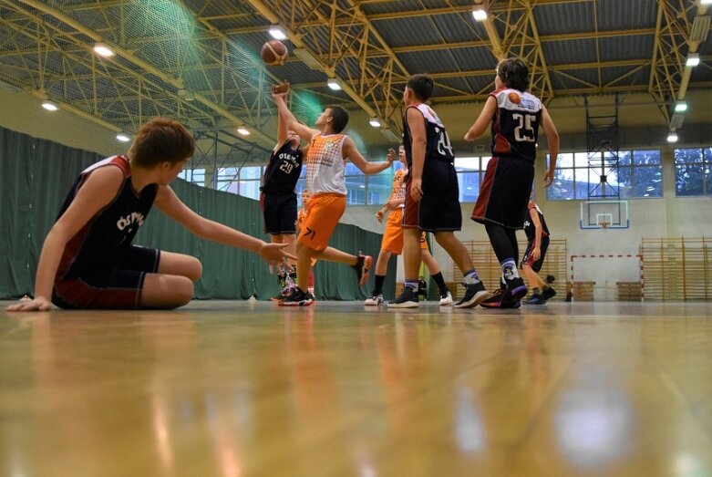  Koszykarskie derby miasta w lidze młodzików 