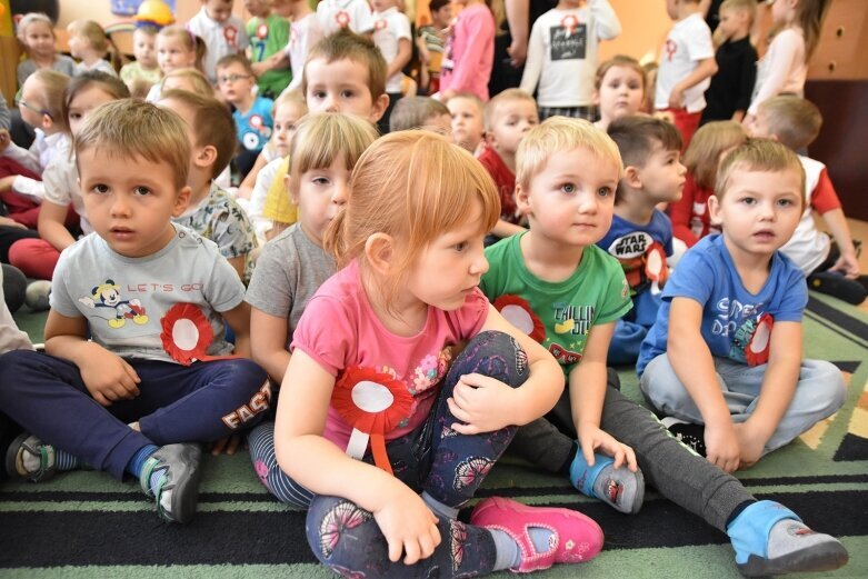  Kropelki i Biedronki mówiły o niepodległości 