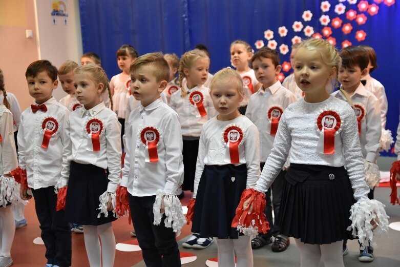  Kropelki i Biedronki mówiły o niepodległości 