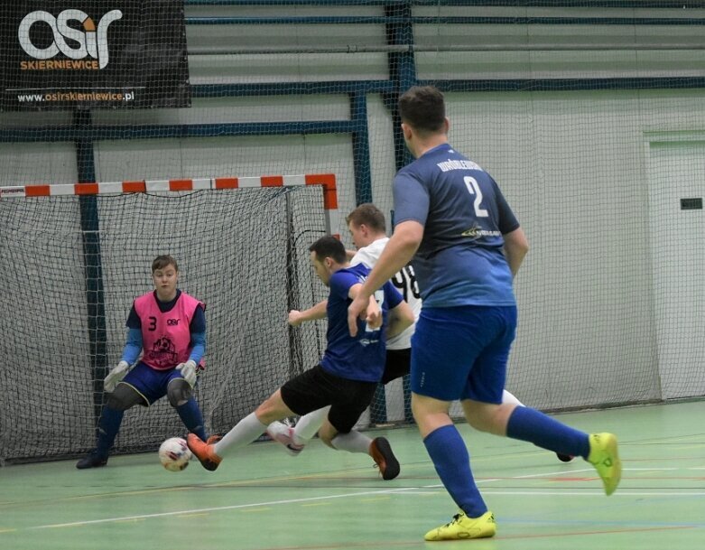  Kto mistrzem w ligach futsalu? 