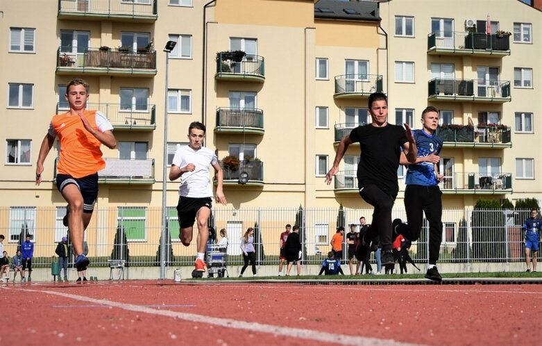  Lekkoatletyczna Licealiada na stadionie przy ulicy Tetmajera 