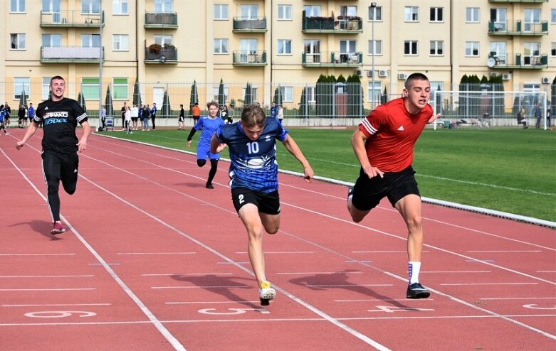  Lekkoatletyczna Licealiada na stadionie przy ulicy Tetmajera 