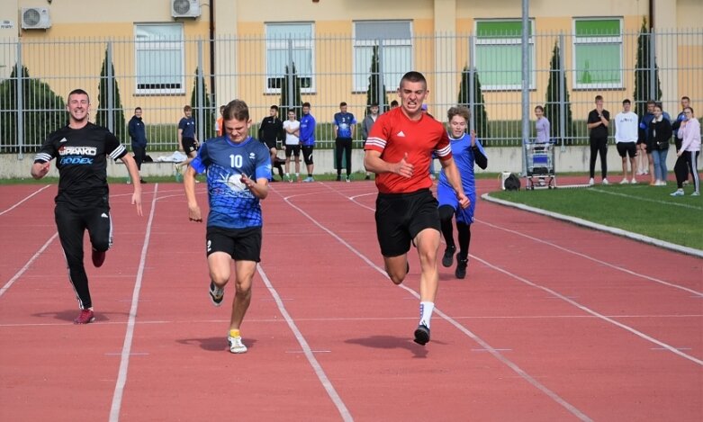  Lekkoatletyczna Licealiada na stadionie przy ulicy Tetmajera 