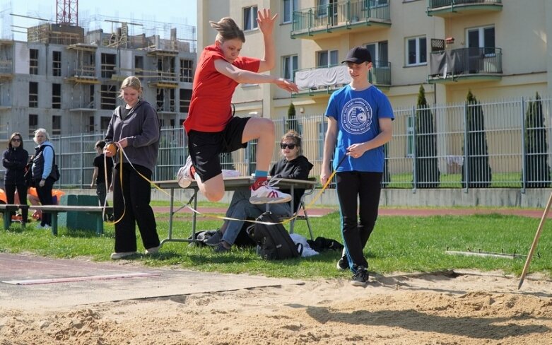  Lekkoatletyczna wiosna na stadionie przy ulicy Tetmajera 