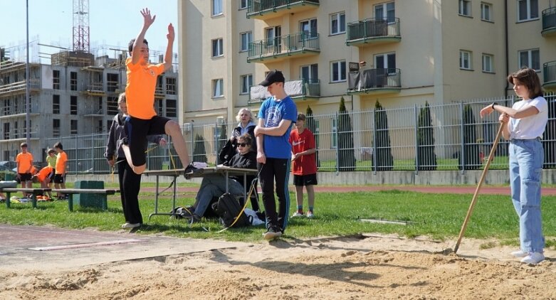  Lekkoatletyczna wiosna na stadionie przy ulicy Tetmajera 