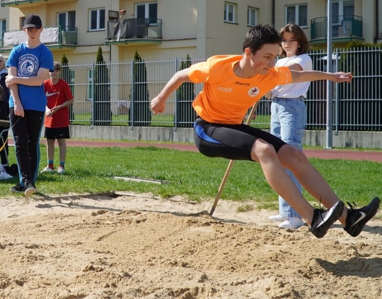  Lekkoatletyczna wiosna na stadionie przy ulicy Tetmajera 