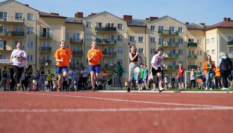  Lekkoatletyczna wiosna na stadionie przy ulicy Tetmajera 