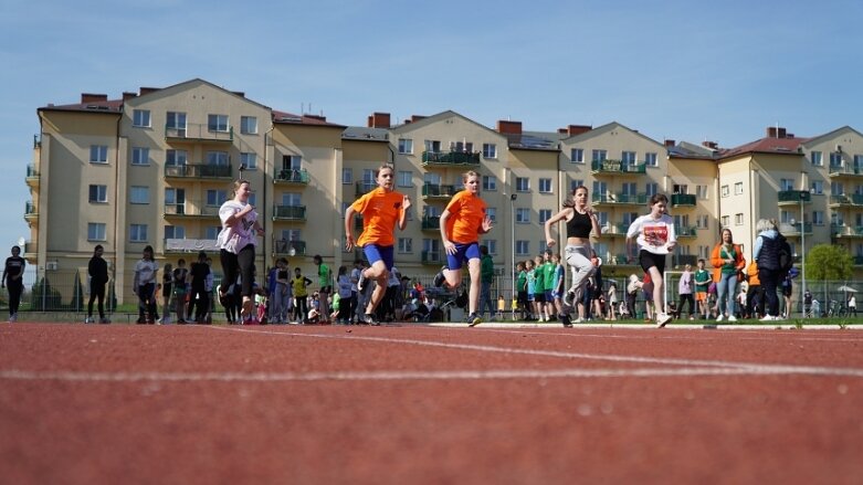  Lekkoatletyczna wiosna na stadionie przy ulicy Tetmajera 