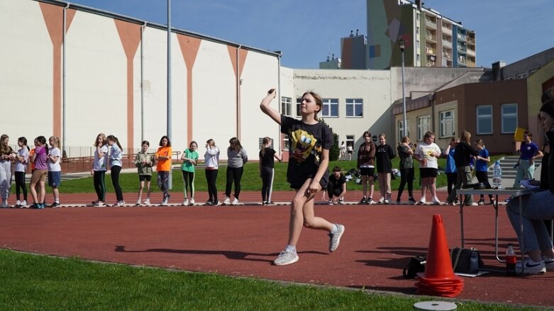  Lekkoatletyczna wiosna na stadionie przy ulicy Tetmajera 