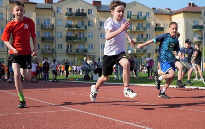  Lekkoatletyczna wiosna na stadionie przy ulicy Tetmajera 