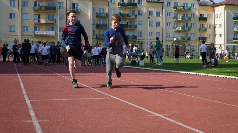  Lekkoatletyczna wiosna na stadionie przy ulicy Tetmajera 