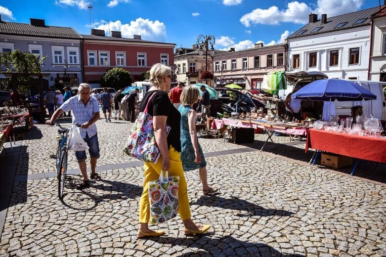  Lipcowy pchli targ w Skierniewicach [ZDJĘCIA] 