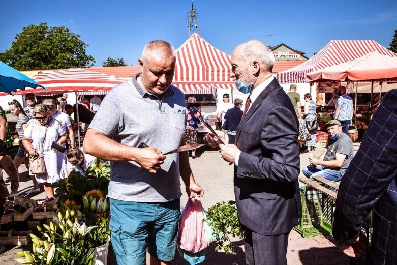  Macierewicz agitował w Skierniewicach 