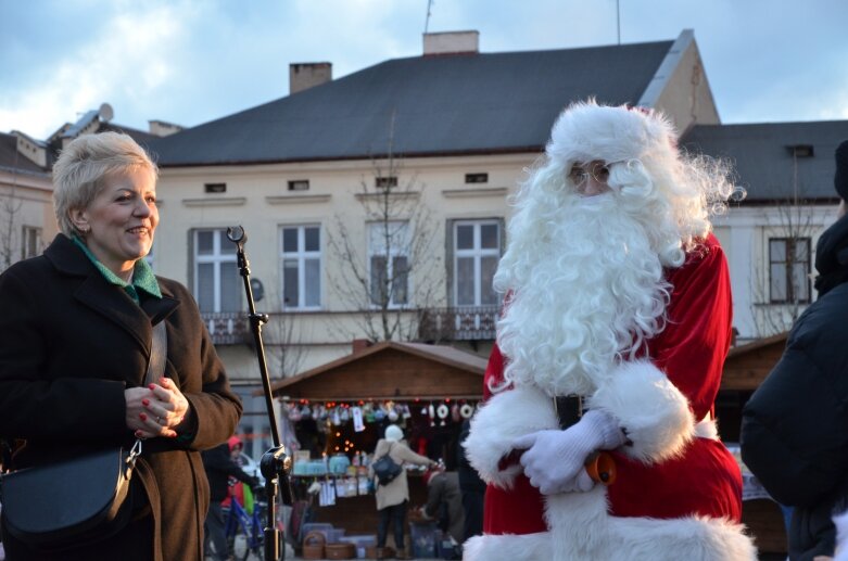  Magia świąt na skierniewickim Rynku – jarmark, warsztaty i wizyta Świętego Mikołaja 