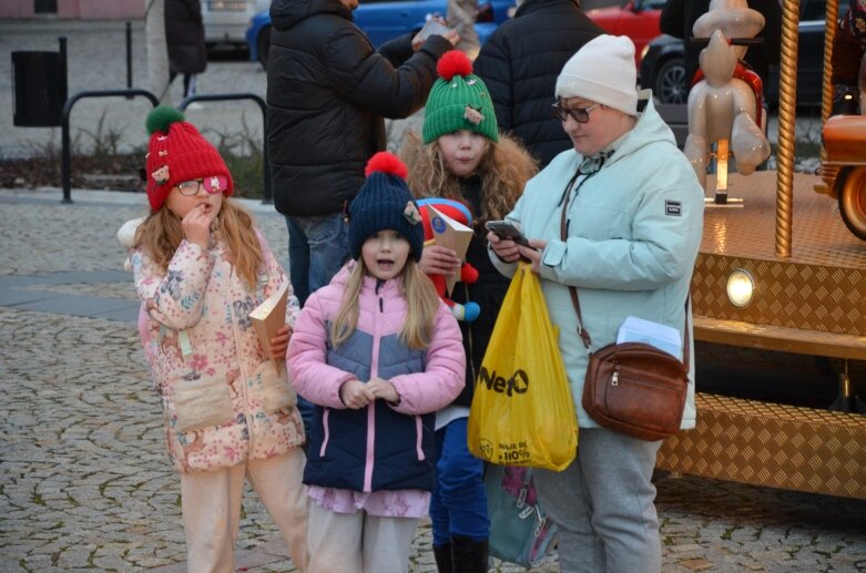  Magia świąt na skierniewickim Rynku – jarmark, warsztaty i wizyta Świętego Mikołaja 