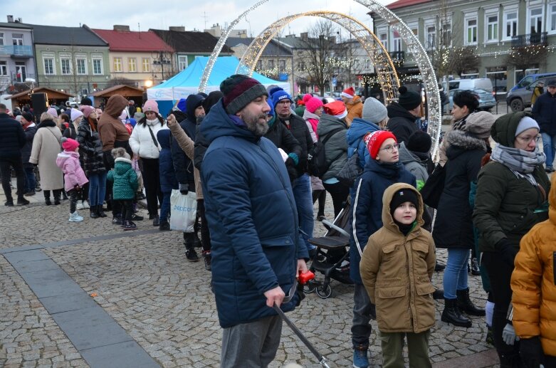  Magia świąt na skierniewickim Rynku – jarmark, warsztaty i wizyta Świętego Mikołaja 