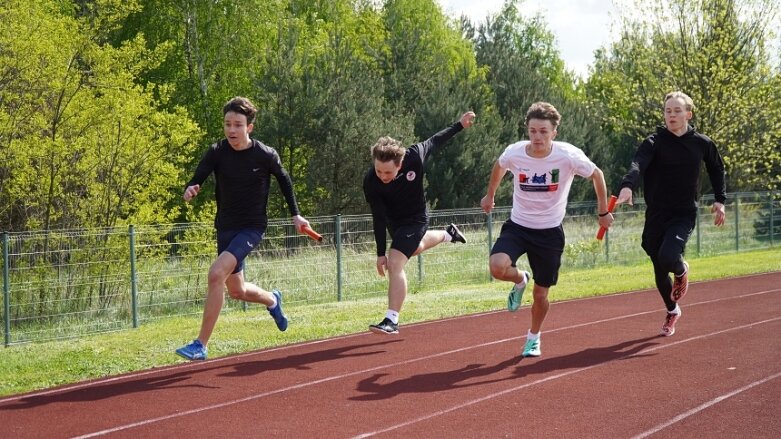  Maków gospodarzem skierniewickiego, lekkoatletycznego festiwalu sztafet 