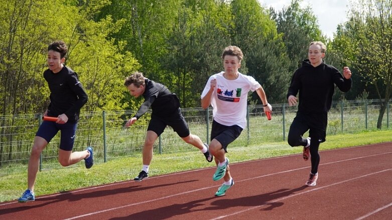  Maków gospodarzem skierniewickiego, lekkoatletycznego festiwalu sztafet 