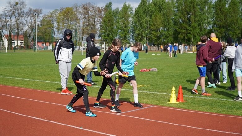  Maków gospodarzem skierniewickiego, lekkoatletycznego festiwalu sztafet 