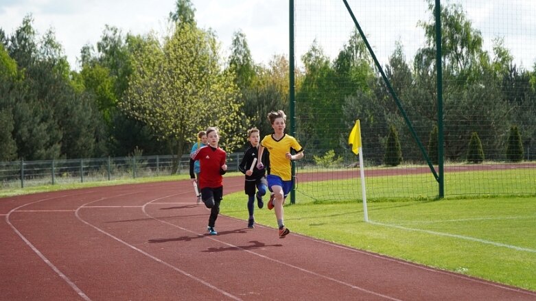  Maków gospodarzem skierniewickiego, lekkoatletycznego festiwalu sztafet 