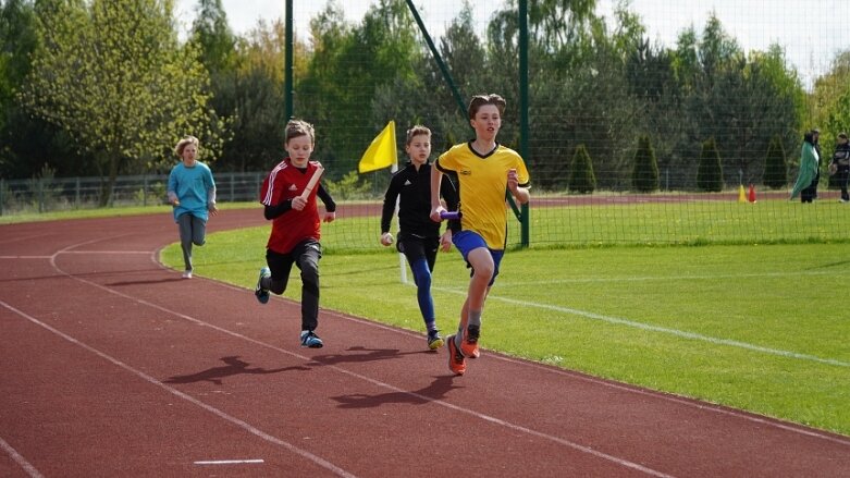  Maków gospodarzem skierniewickiego, lekkoatletycznego festiwalu sztafet 