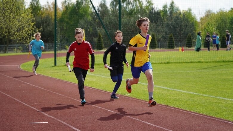  Maków gospodarzem skierniewickiego, lekkoatletycznego festiwalu sztafet 