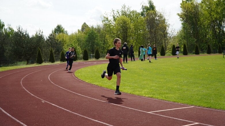  Maków gospodarzem skierniewickiego, lekkoatletycznego festiwalu sztafet 