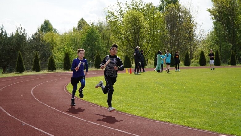  Maków gospodarzem skierniewickiego, lekkoatletycznego festiwalu sztafet 