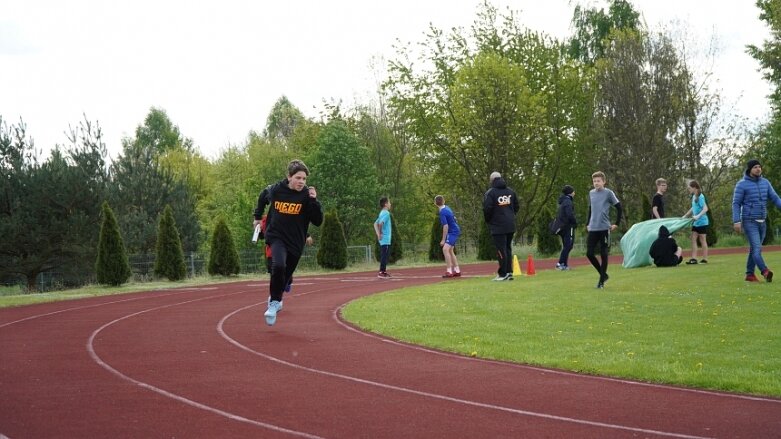  Maków gospodarzem skierniewickiego, lekkoatletycznego festiwalu sztafet 