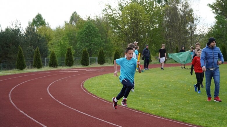  Maków gospodarzem skierniewickiego, lekkoatletycznego festiwalu sztafet 