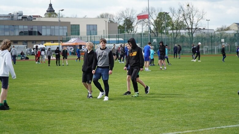  Maków gospodarzem skierniewickiego, lekkoatletycznego festiwalu sztafet 