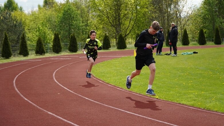  Maków gospodarzem skierniewickiego, lekkoatletycznego festiwalu sztafet 