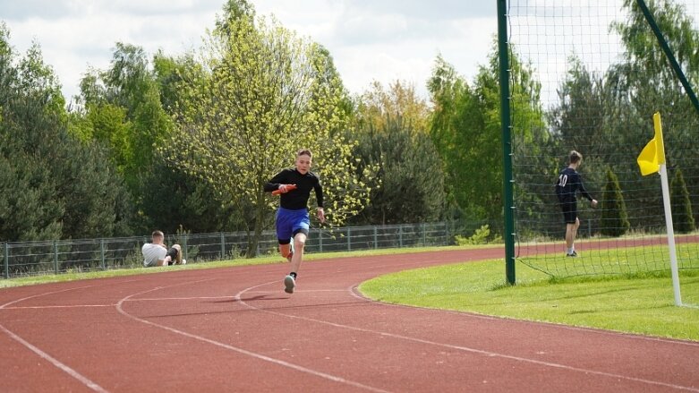  Maków gospodarzem skierniewickiego, lekkoatletycznego festiwalu sztafet 