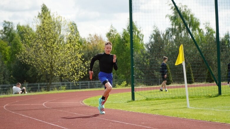  Maków gospodarzem skierniewickiego, lekkoatletycznego festiwalu sztafet 