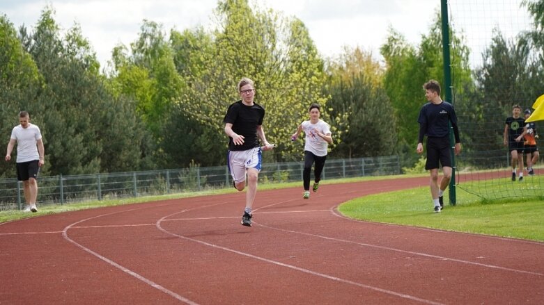  Maków gospodarzem skierniewickiego, lekkoatletycznego festiwalu sztafet 