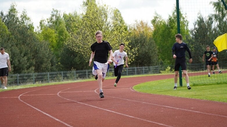  Maków gospodarzem skierniewickiego, lekkoatletycznego festiwalu sztafet 