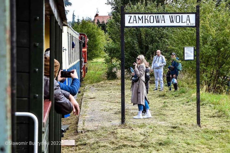  Małą kolejką do Białej Rawskiej [ZDJĘCIA] 