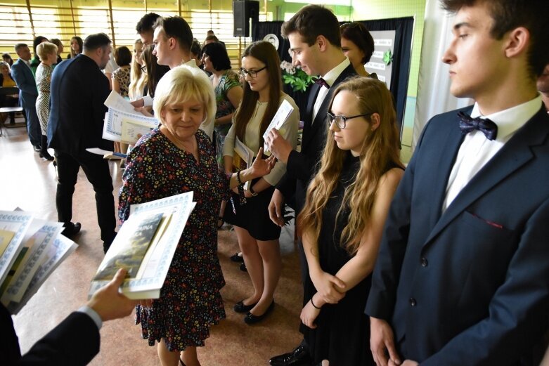  Maturzyści w Skierniewicach zakończyli rok szkolny 