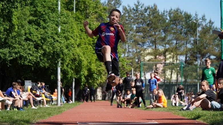  Międzyszkolna rywalizacja lekkoatletyczna w dwóch lokalizacjach 