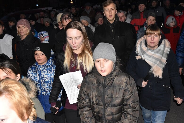  Modlitwa w drodze. Droga Krzyżowa ulicami Skierniewic 